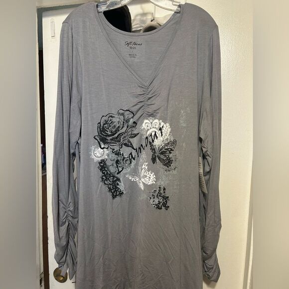 NWT Gray Graphic Blouse with Black Floral Design - Picture 3 of 10